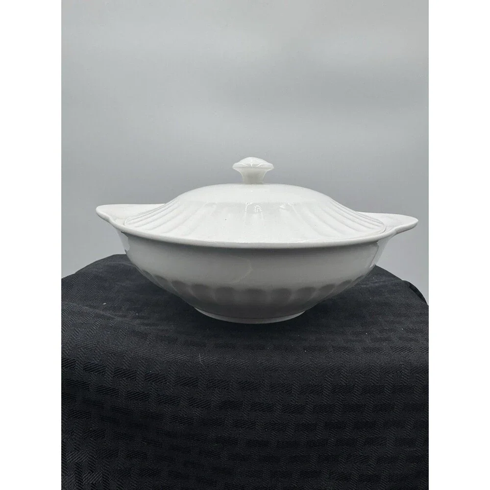 j&G Meakin Classic White Scalloped Edge Larger Round Covered Vegetable Bowl